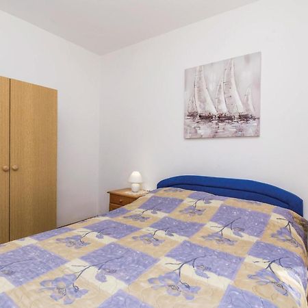 Stunning Apartment In Barbat-Rab With Wifi Barbat na Rabu المظهر الخارجي الصورة