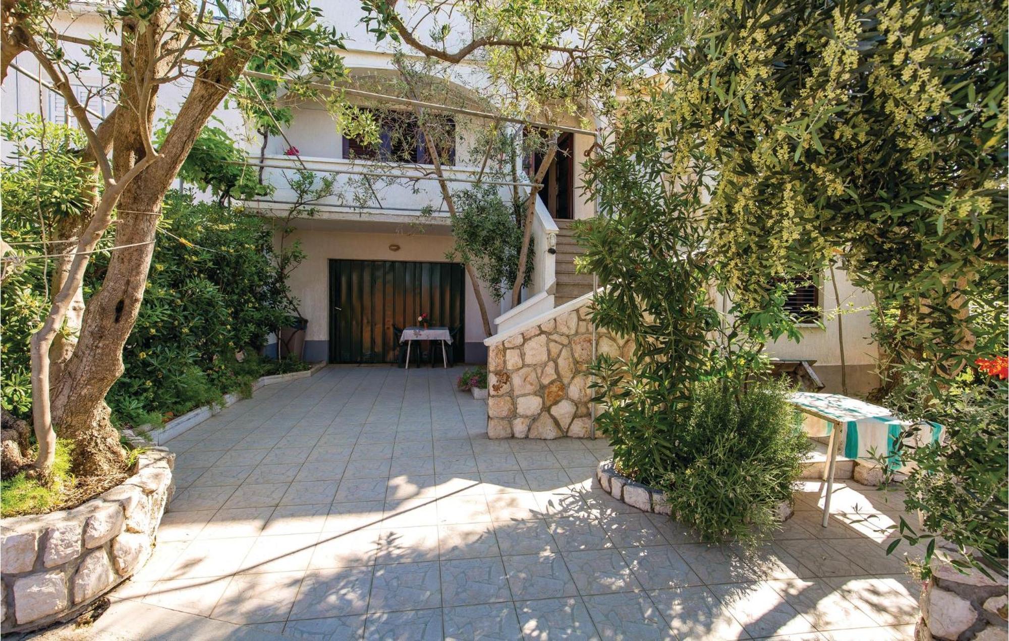 Stunning Apartment In Barbat-Rab With Wifi Barbat na Rabu المظهر الخارجي الصورة