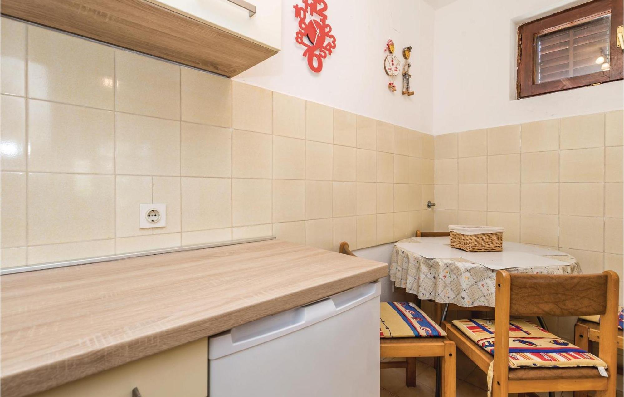 Stunning Apartment In Barbat-Rab With Wifi Barbat na Rabu المظهر الخارجي الصورة
