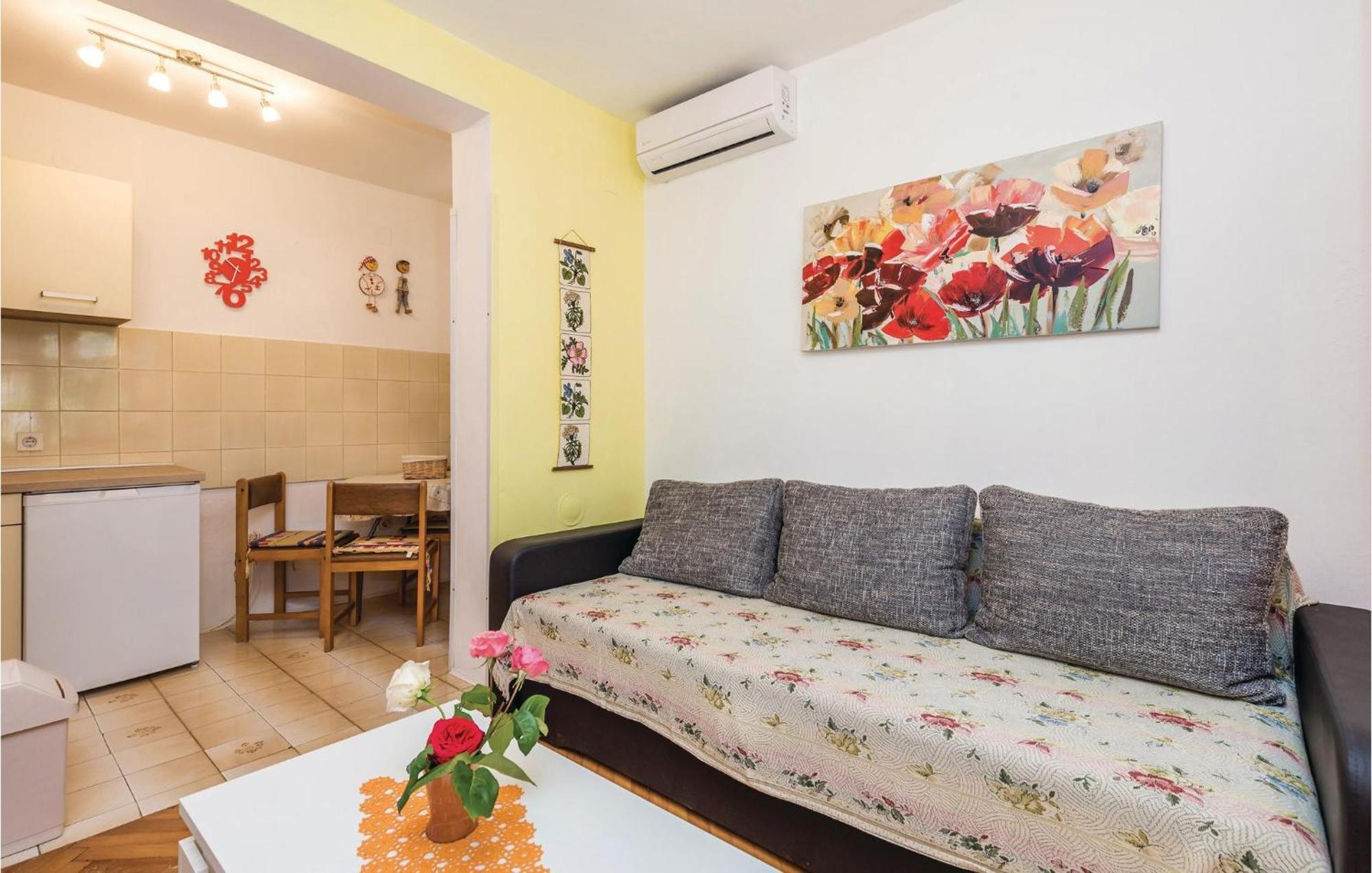 Stunning Apartment In Barbat-Rab With Wifi Barbat na Rabu المظهر الخارجي الصورة