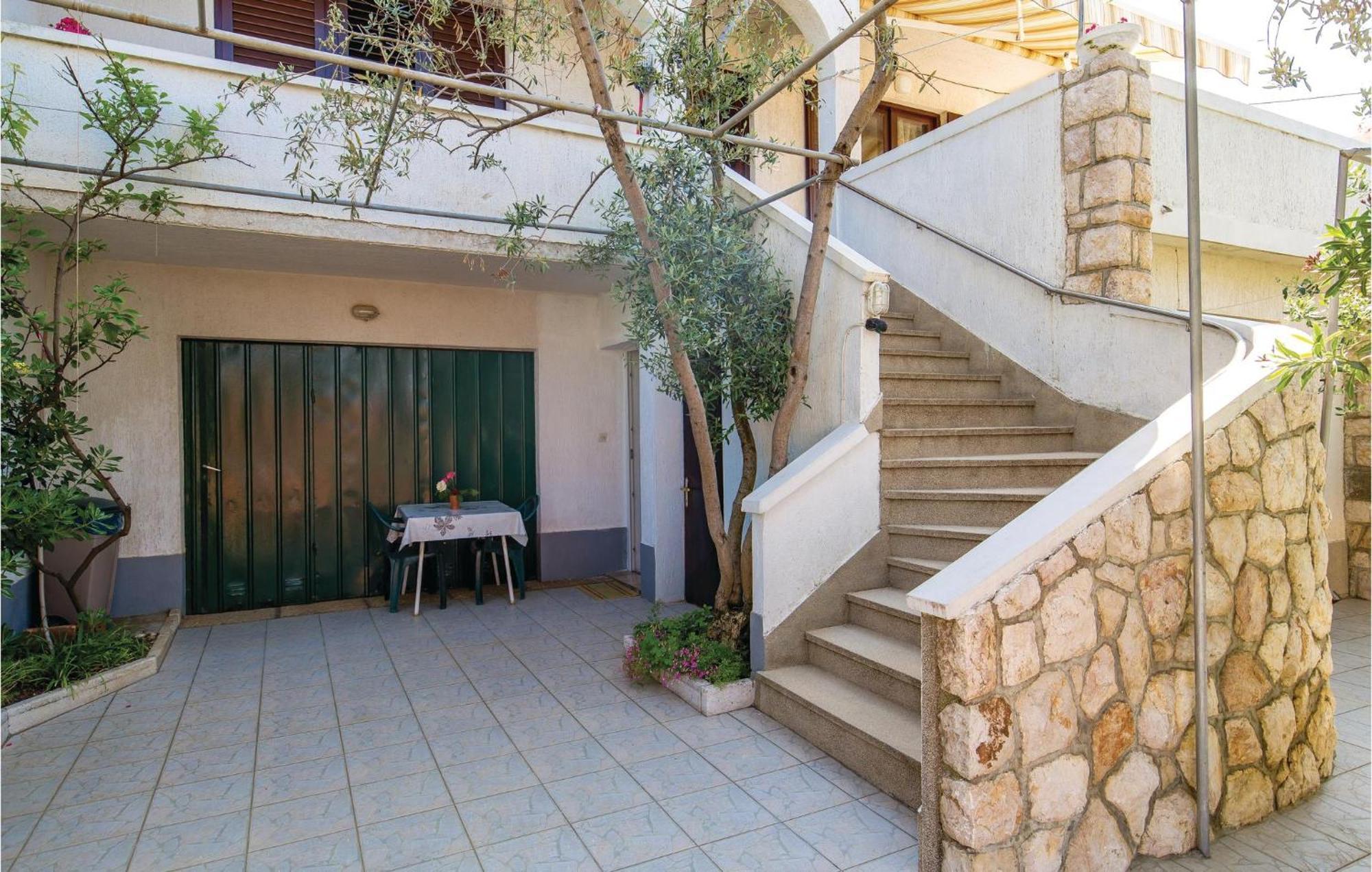 Stunning Apartment In Barbat-Rab With Wifi Barbat na Rabu المظهر الخارجي الصورة
