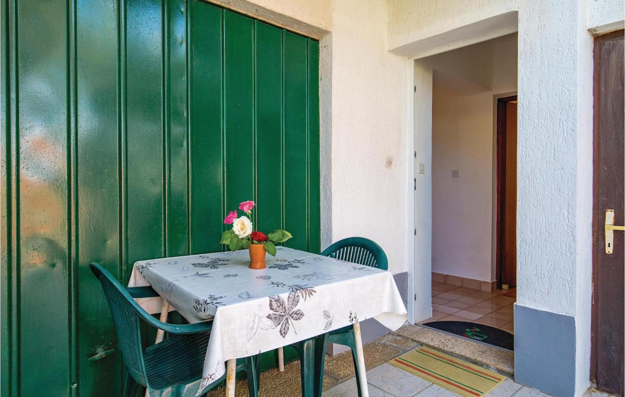 Stunning Apartment In Barbat-Rab With Wifi Barbat na Rabu المظهر الخارجي الصورة